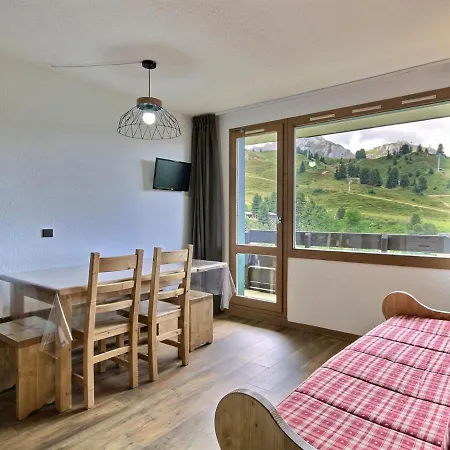 Renove Avec Balcon, Au Pied Des Pistes Et Proche Commerces - Belle Plagne - Fr-1-455-35